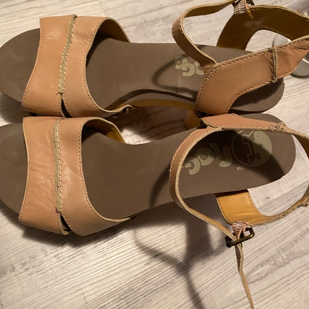 Flogg womens sandles